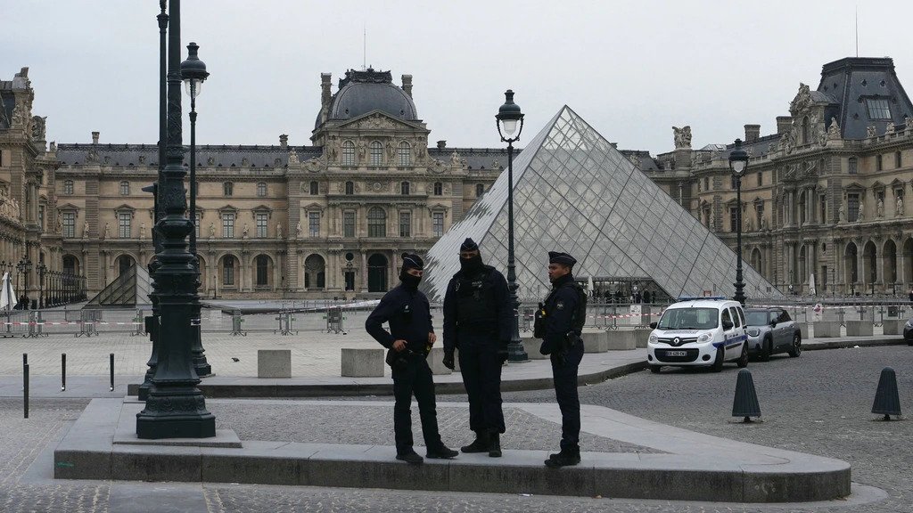 Kunstroof Louvre